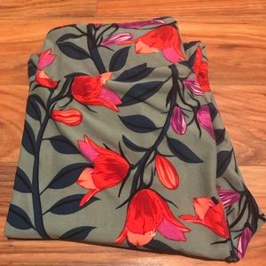 NWOT LulaRoe Leggings